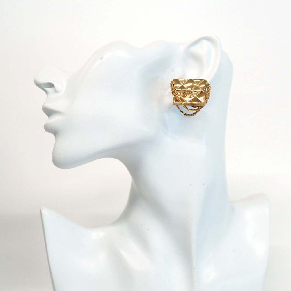 CHANEL Gold Earrings - Picture 5 of 6